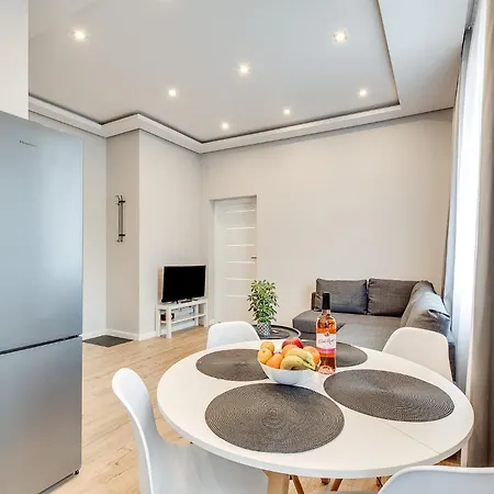 Platinum 28 Z Balkonem * 리브니크